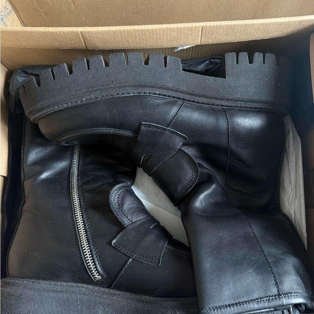 Free People Black loafer boot